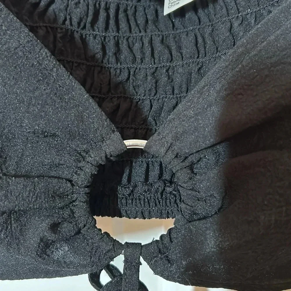 H&M Black Cropped Long Sleeve size Top XS bohemian